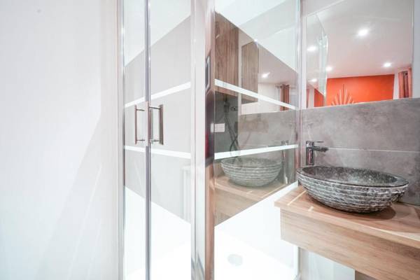 Colored studio in Paris city center