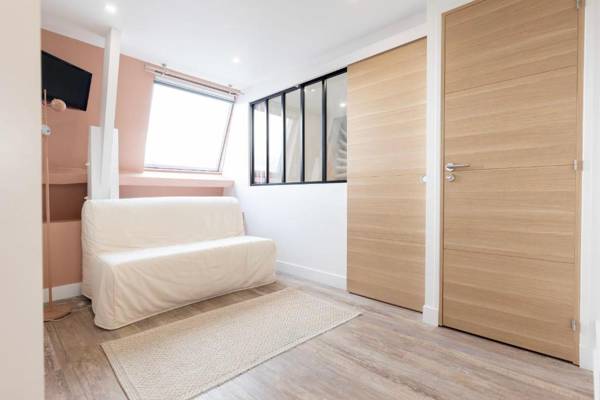 Amazing apartment under the roof in Paris 8th