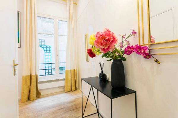 LES HALLES- SUPER CENTRAL 2BR BY LOUVRE-RIVOLI