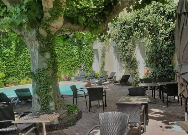 Brit Hotel Le Louvre