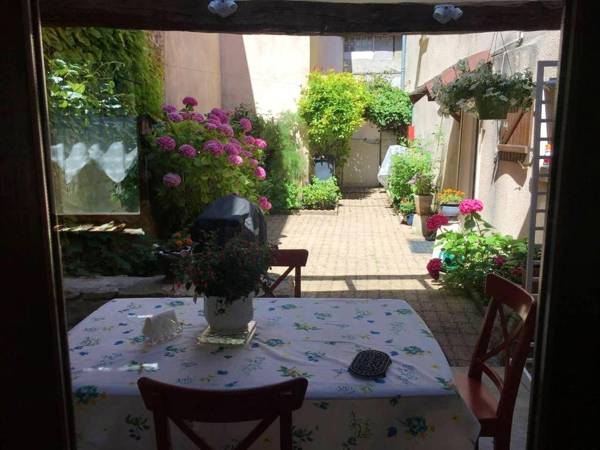 Maison de 3 chambres avec jardin clos et wifi a Nuits Saint Georges