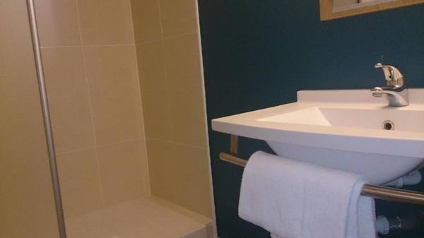 B&B HOTEL Nîmes Centre Arènes