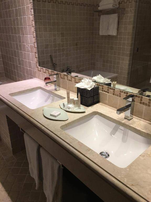 Hôtel La Pérouse Nice Baie des Anges