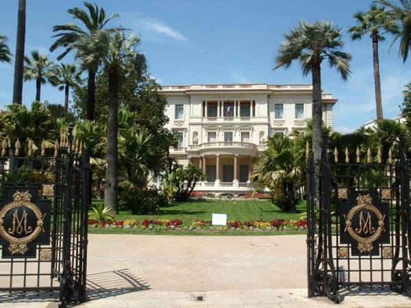 Nestor&Jeeves - PALAIS DE FRANCE - Central - Sea front