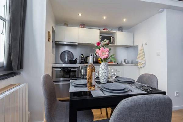 ANGLE DROIT- LOFT CHARMANT ET ATYPIQUE CLIMATISATION Vieux-Nice