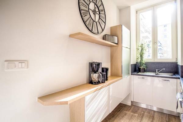 Nestor&Jeeves - ADRIANA - Central - Very close sea