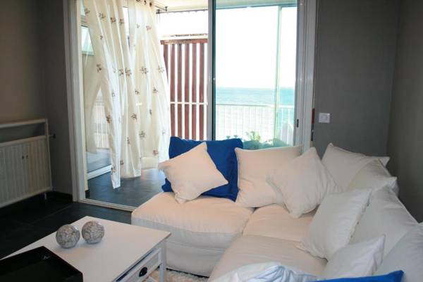 Sunlight Properties - Parisian Bleu - Calm with Sea View