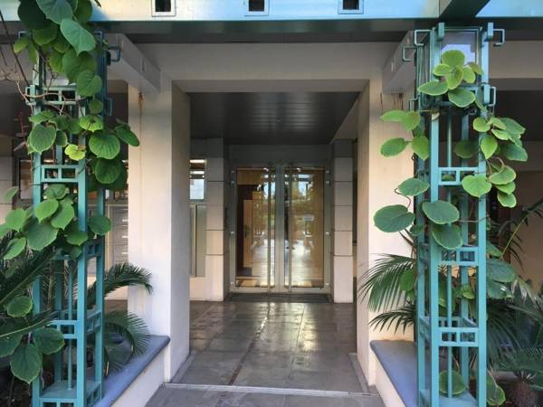 Quiet flat next to the beach