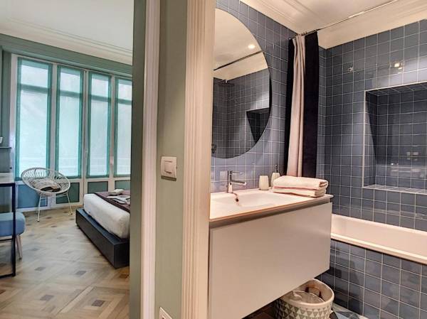 Nestor&Jeeves - LAGOON PROMENADE - Central - Sea front