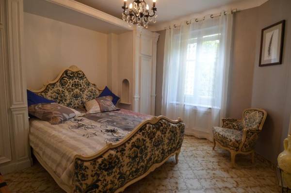Appartement d'époque avec jardin et parking 4 personnes Le Port de Nice
