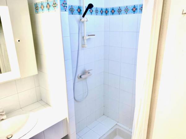 ApartHotel Riviera - Old Town - 5 mn Promenade des Anglais et Plage - Charme Absolu - Appartement 2 pièces avec Balcon - Vue mer et Ville - Balcon Honoré 1