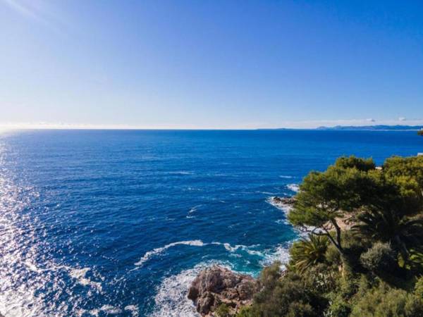 Villa la Pescade by Riviera Holiday Homes VI4257