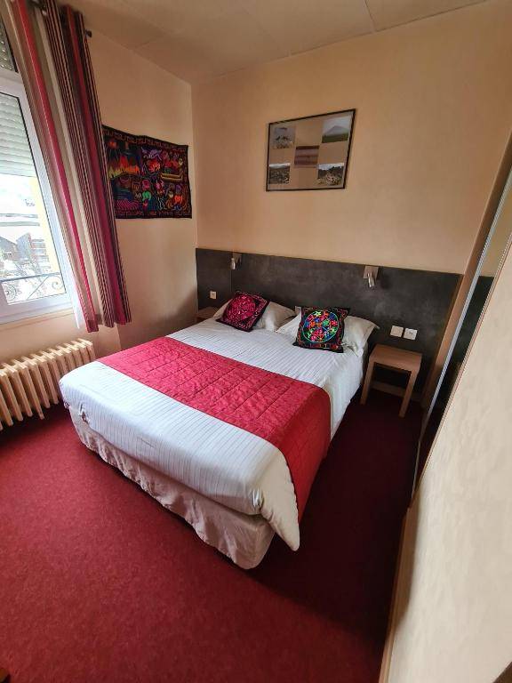 HOSTELLERIE du CANTAL