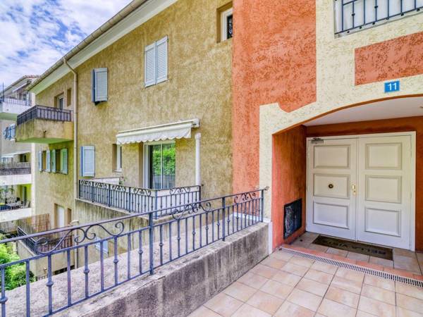 Tranquil Holiday Home in Mougins with Swimming Pool