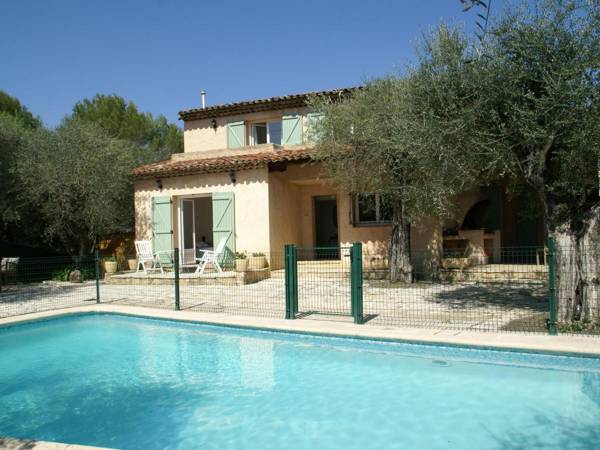 Majestic Villa in Mouans-Sartoux with Swimming Pool