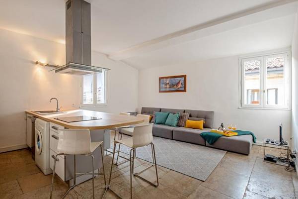 Le nid de saint-guilhem - Premiere conciergerie