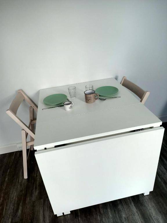 Le Temps d'une Pause - Studio Indépendant climatisé jusqu'à 4 personnes avec vue sur le Beaujolais - Borne recharge véhicule électrique