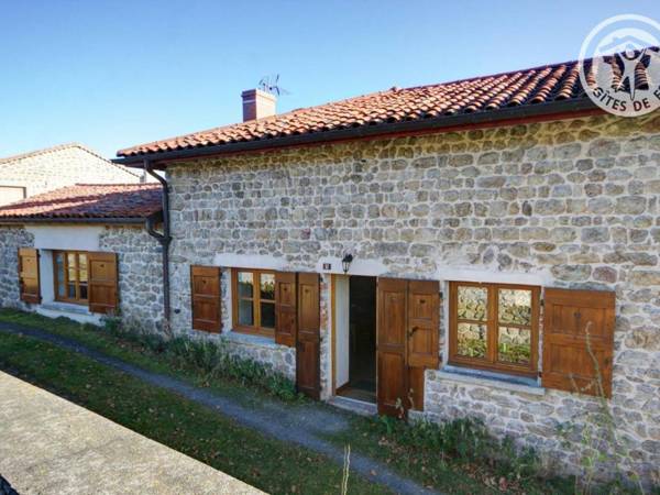 Gîte Essertines-en-Châtelneuf 3 pièces 6 personnes - FR-1-496-16