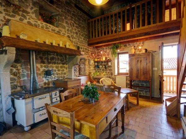 Gîte Essertines-en-Châtelneuf 3 pièces 6 personnes - FR-1-496-16