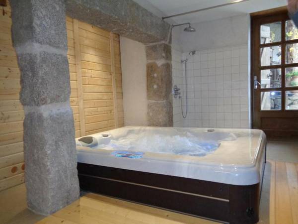 Gîte Essertines-en-Donzy 5 pièces 10 personnes - FR-1-496-200