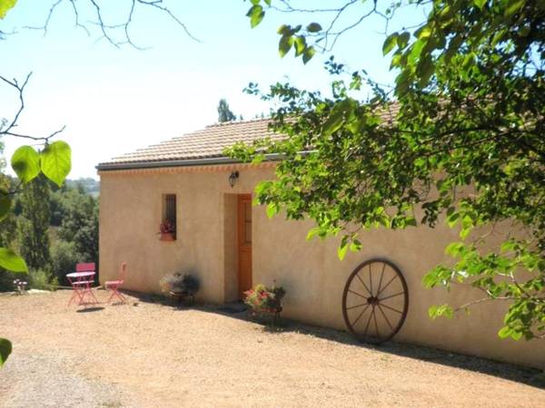 Maison de 2 chambres avec vue sur le lac jardin et wifi a Molieres