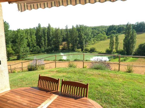 Maison de 2 chambres avec vue sur le lac jardin et wifi a Molieres