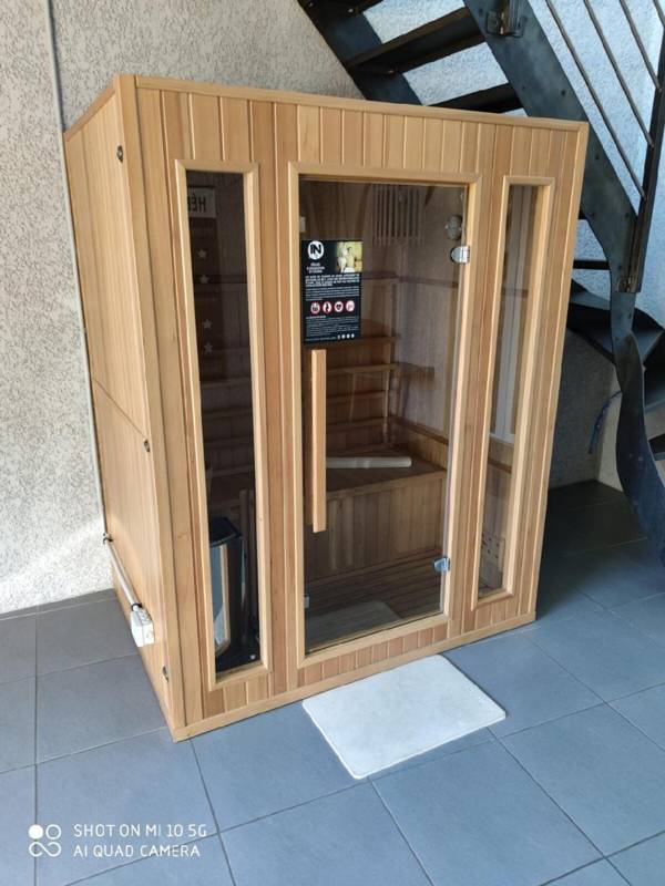 LOFT LE CORBUSIER AVEC JACUZZI A TREVOUX