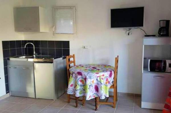 Maison de 2 chambres avec jardin clos et wifi a Martigues a 1 km de la plage