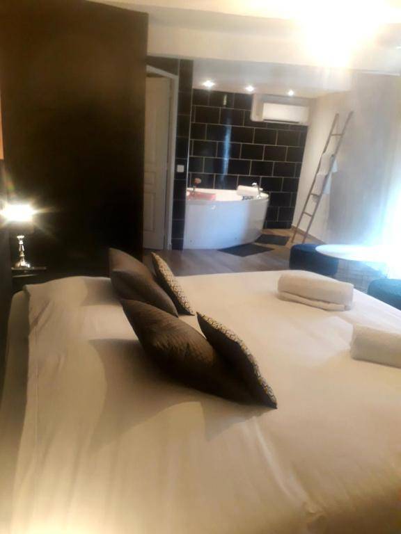 Hotel renaissance martigues