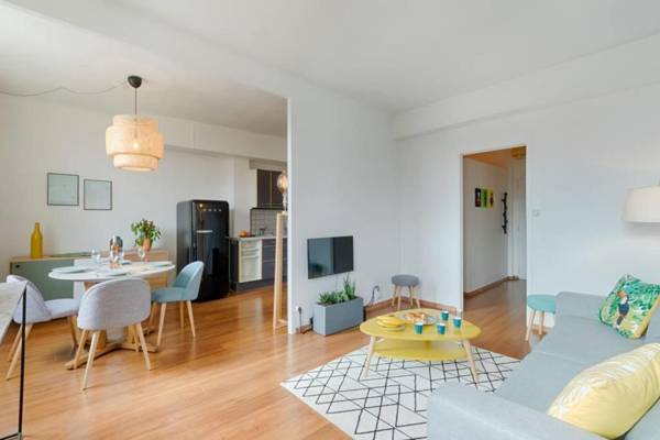 Splendide appartement sur la Place aux Huiles - Air Rental