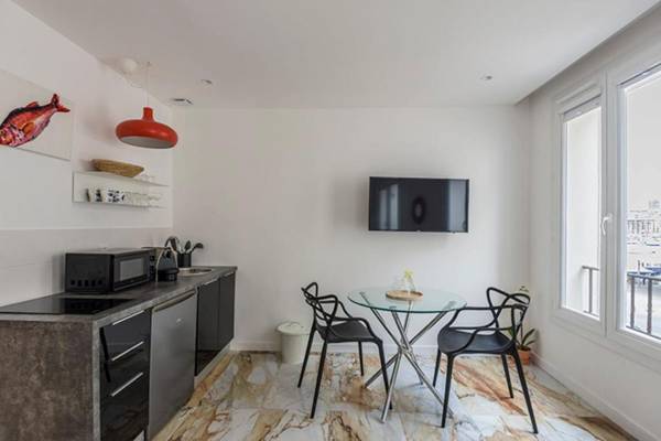 Renovated studio on the Old Port