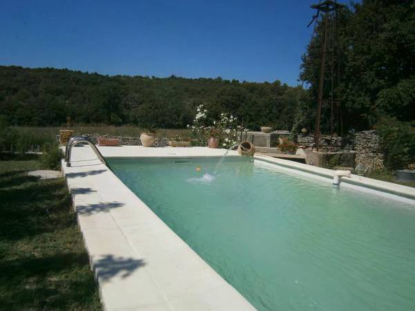 Graceful Cottage in Malaucène with Private Swimming Pool