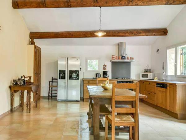 Graceful Cottage in Malaucène with Private Swimming Pool