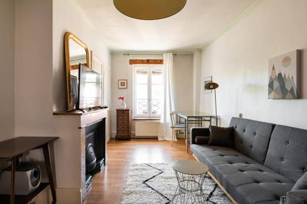 DIFY - Adelaide Perrin