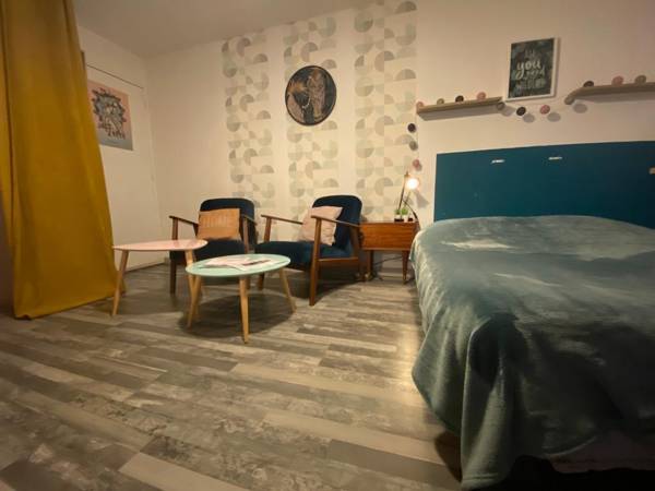 Studio nestled in an interior courtyard with independent entrance private patio