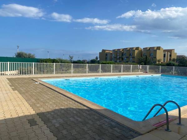 Terrasse vue mer 2 pièces à Leucate avec piscine