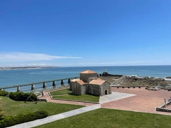 Apartment Les Sables-d'Olonne 2 bedrooms 6 persons - FR-1-422-28