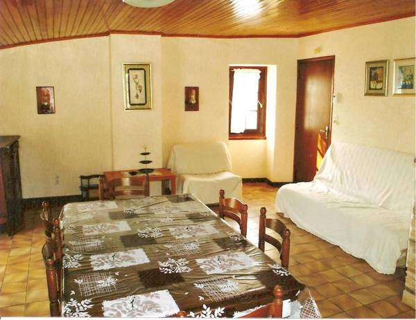 Maison de 2 chambres a Mostuejouls