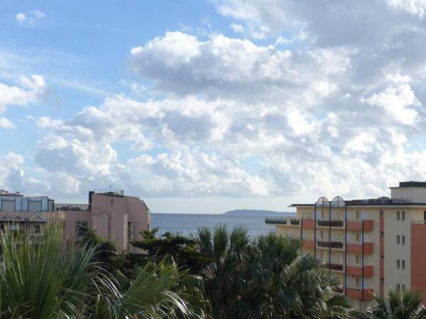 Appartement Le Lavandou 2 pièces 4 personnes - FR-1-308-47