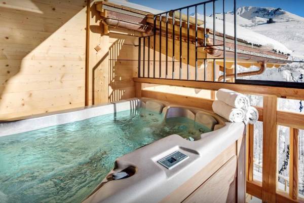 Chalet Macaron - OVO Network