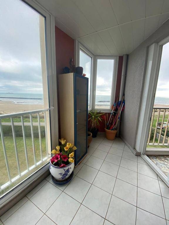 Appartement de 3 chambres a Le cap D'Agde a 50 m de la plage avec vue sur la mer piscine partagee et jardin clos