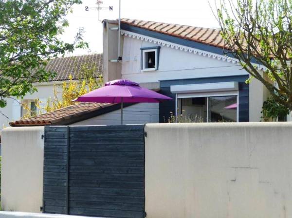Maison de 2 chambres avec jardin clos et wifi a La Rochelle
