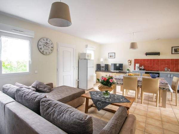 Alluring Holiday Home in Largentière with Swimming Pool