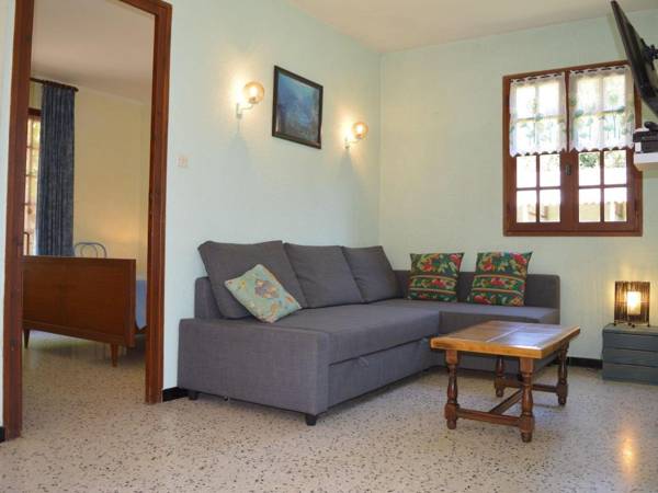 Gite on a quiet property through a wine garden surrounding.