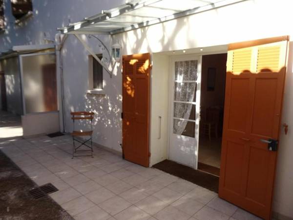 Appartement Hyères 2 pièces 4 personnes - FR-1-335-55
