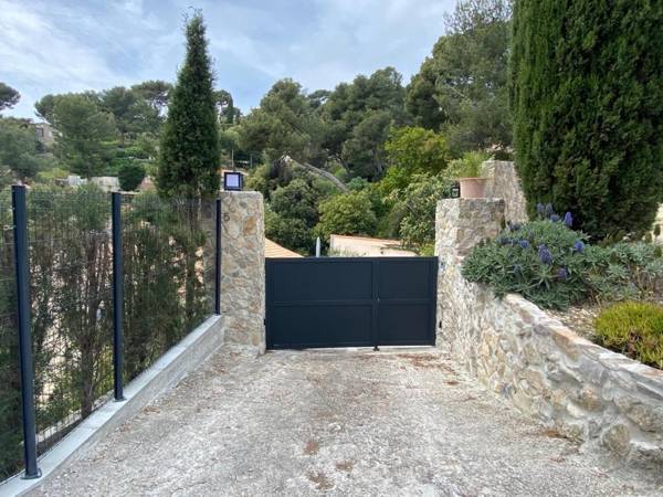 Appartement d'une chambre a Hyeres a 800 m de la plage avec piscine privee jardin clos et wifi