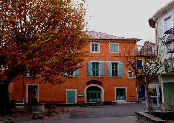 Des Lits Sur La Place