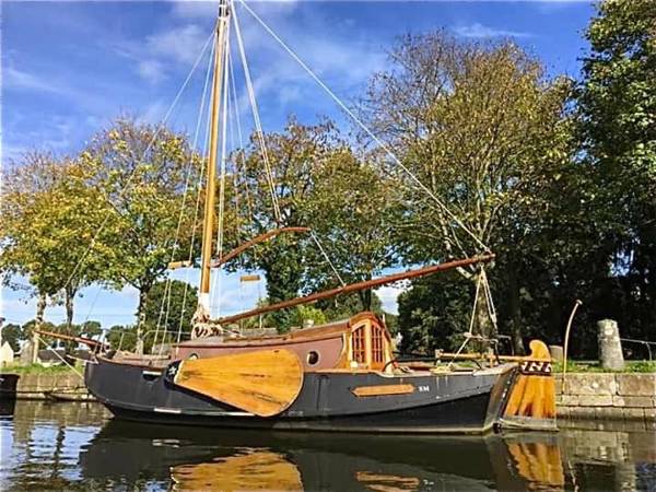 Ille Flottante hébergements insolites sur le canal