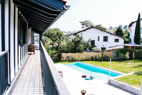 URDINAK KEYWEEK Holiday House with swimming pool in Guéthary