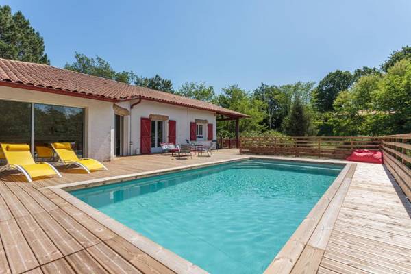 LANDAGAINA Villa with heated pool and garden Guethary close to Biarritz